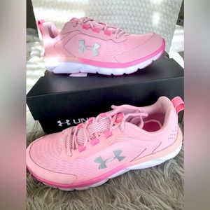 NIB Girls Under Armour GGS 9 7Y (Big Kid)Tennis Shoes Pink